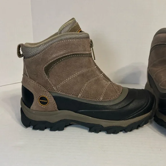 Bass Boulder Waterproof‎ Hiking Snow Boots Size 8